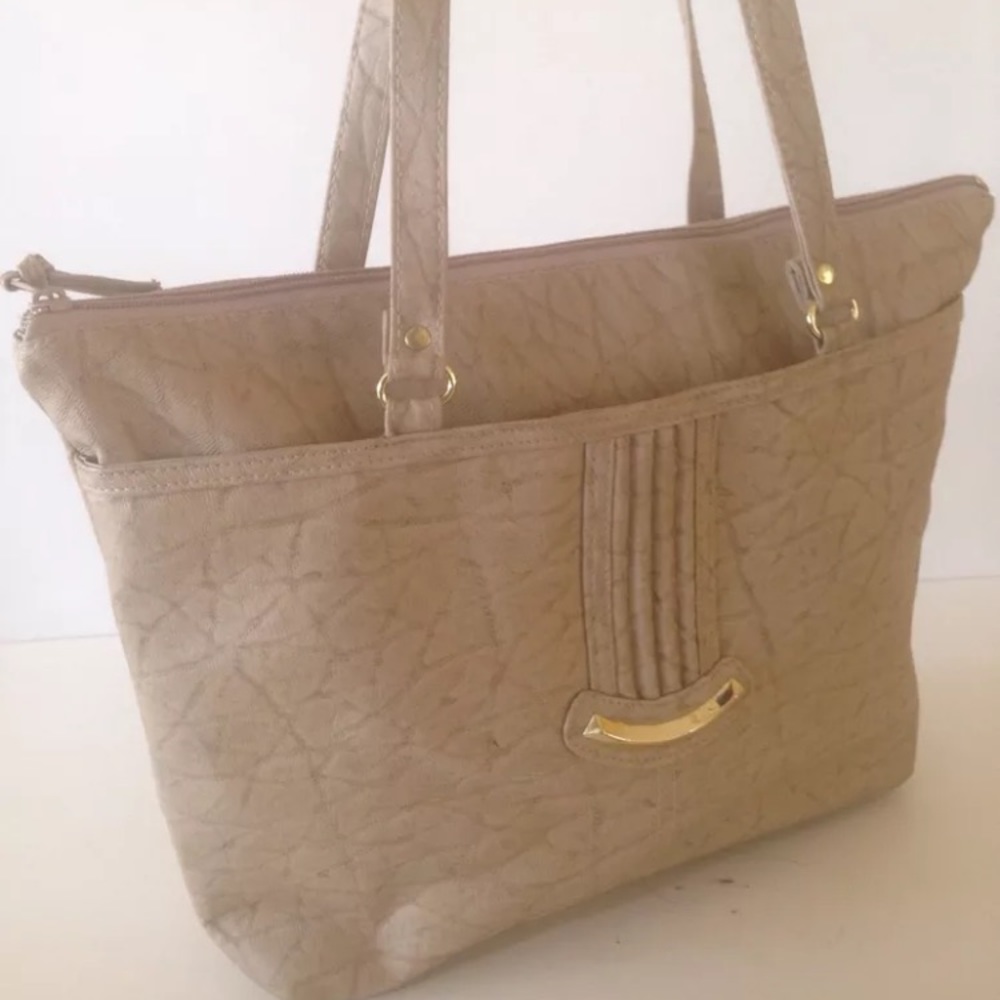 Shane Shoulder Bag Beige Zip Closure